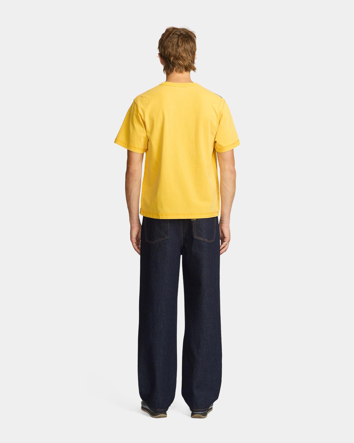 Larriet Blind Tee Gold