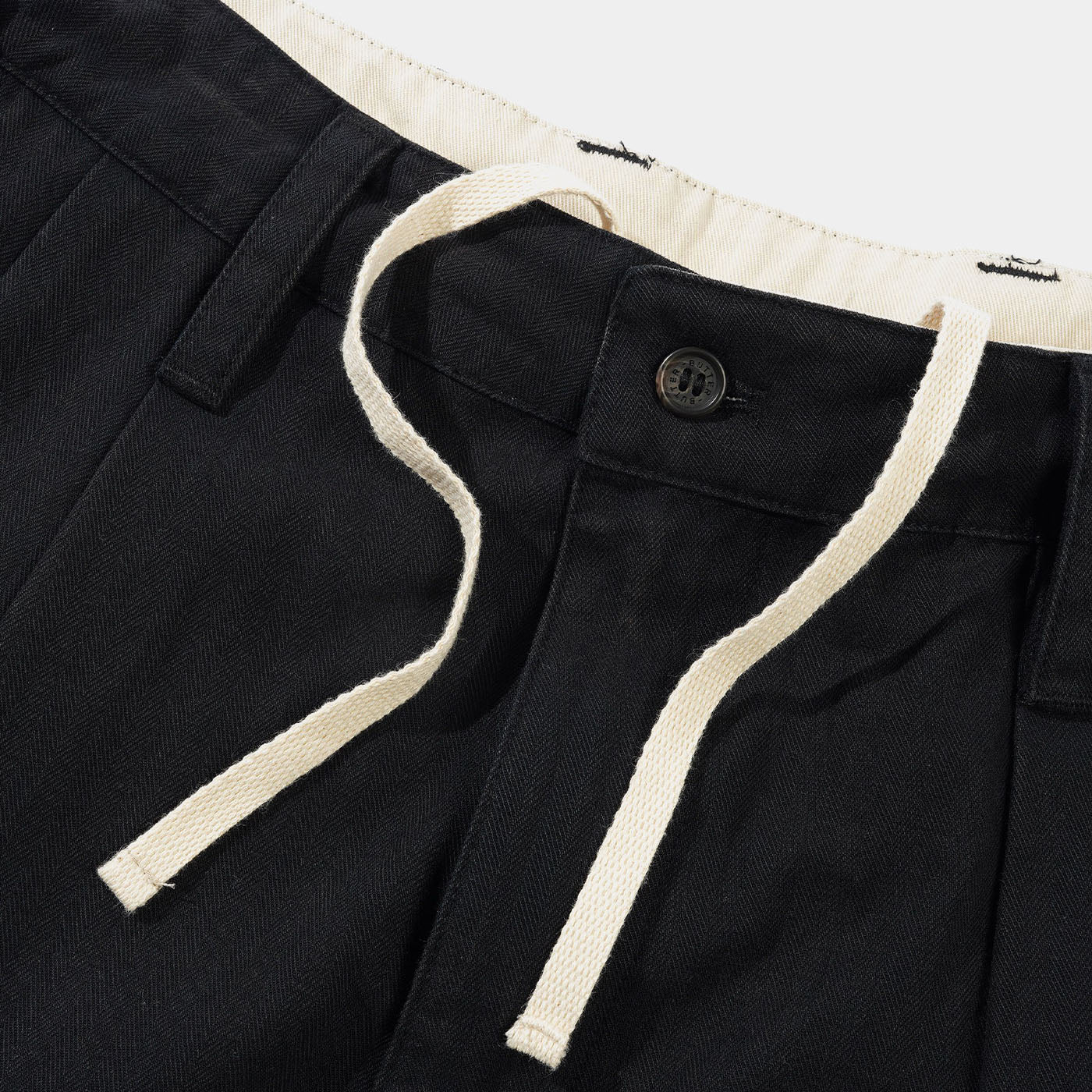 Butter Pleated Shorts Washed Black