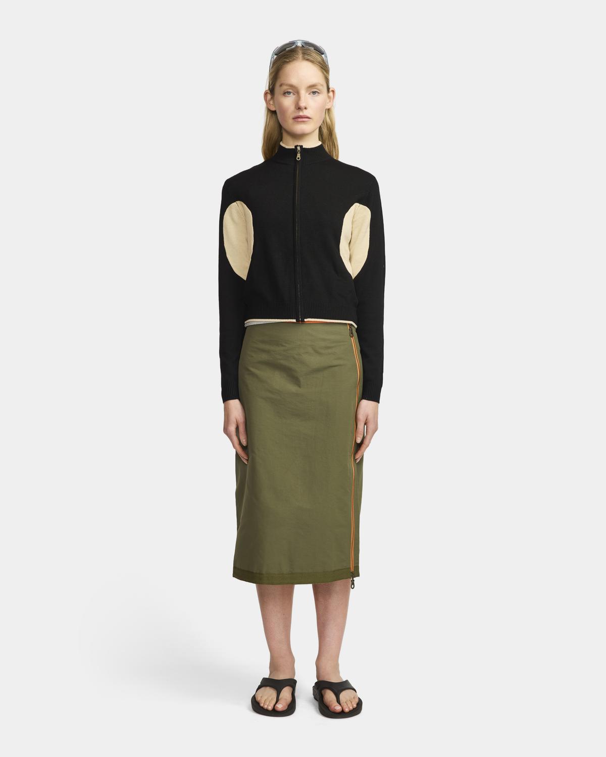 Larriet Women’s Gains Knit Black