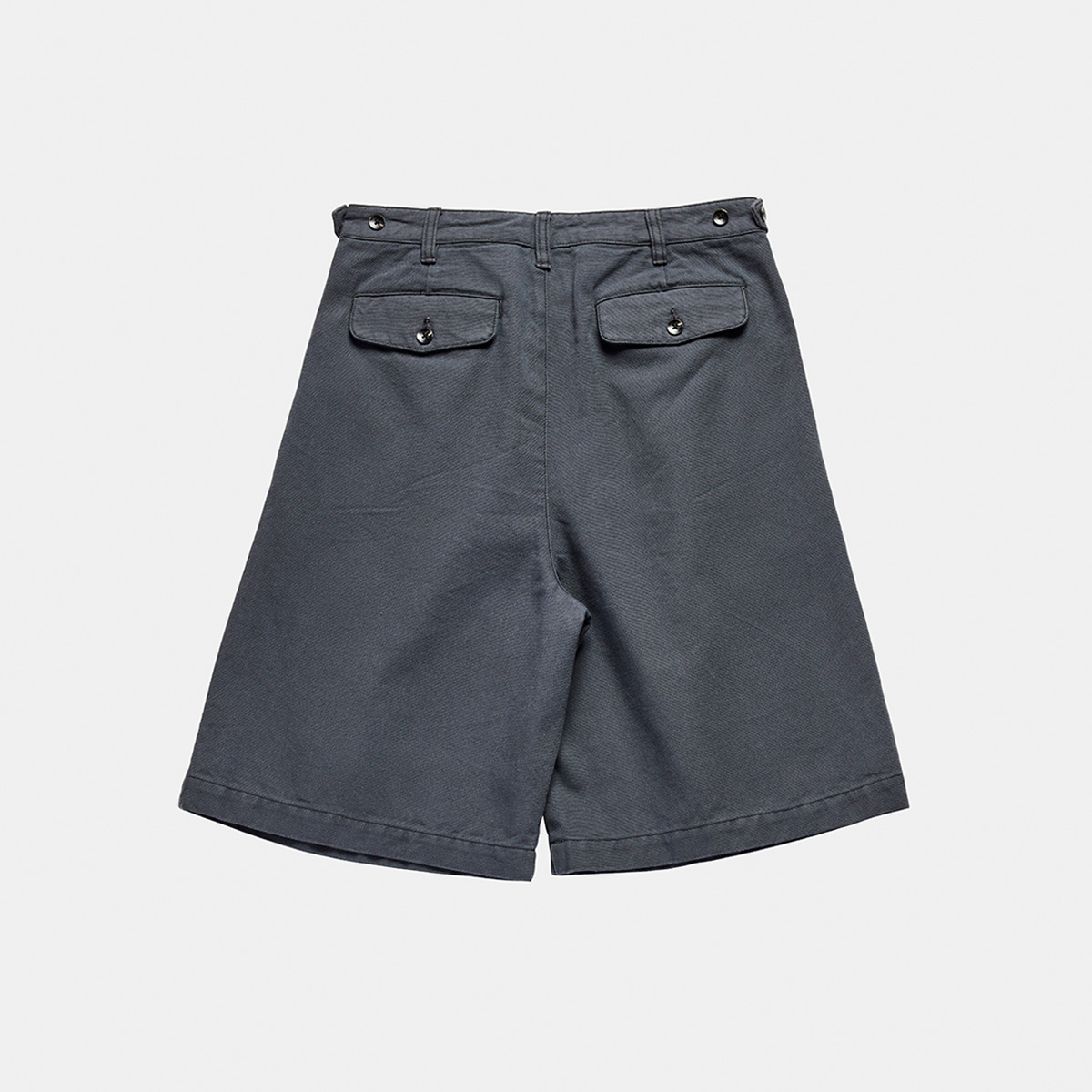 Larriet Lyu Short Charcoal