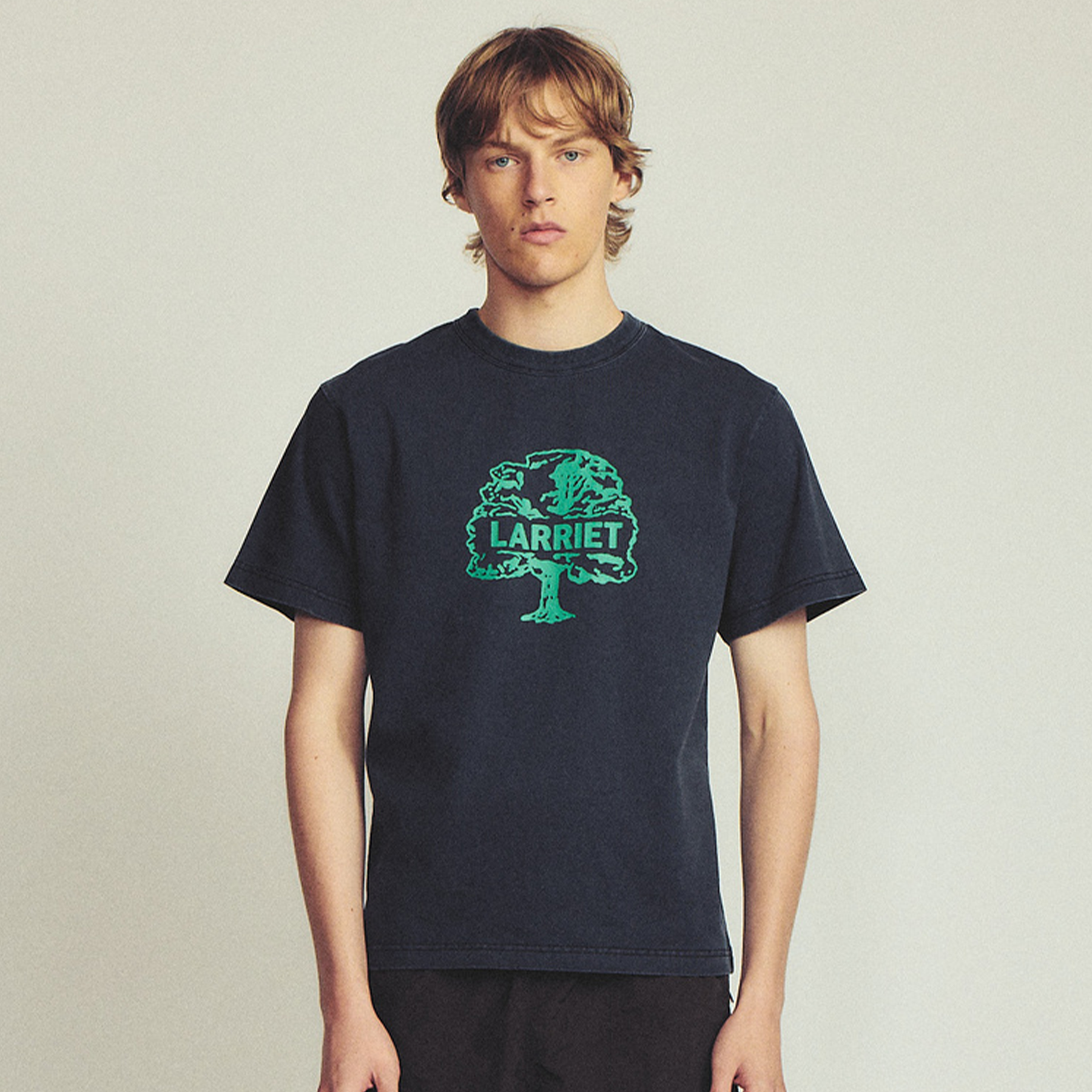 Larriet Tree Tee Used Black