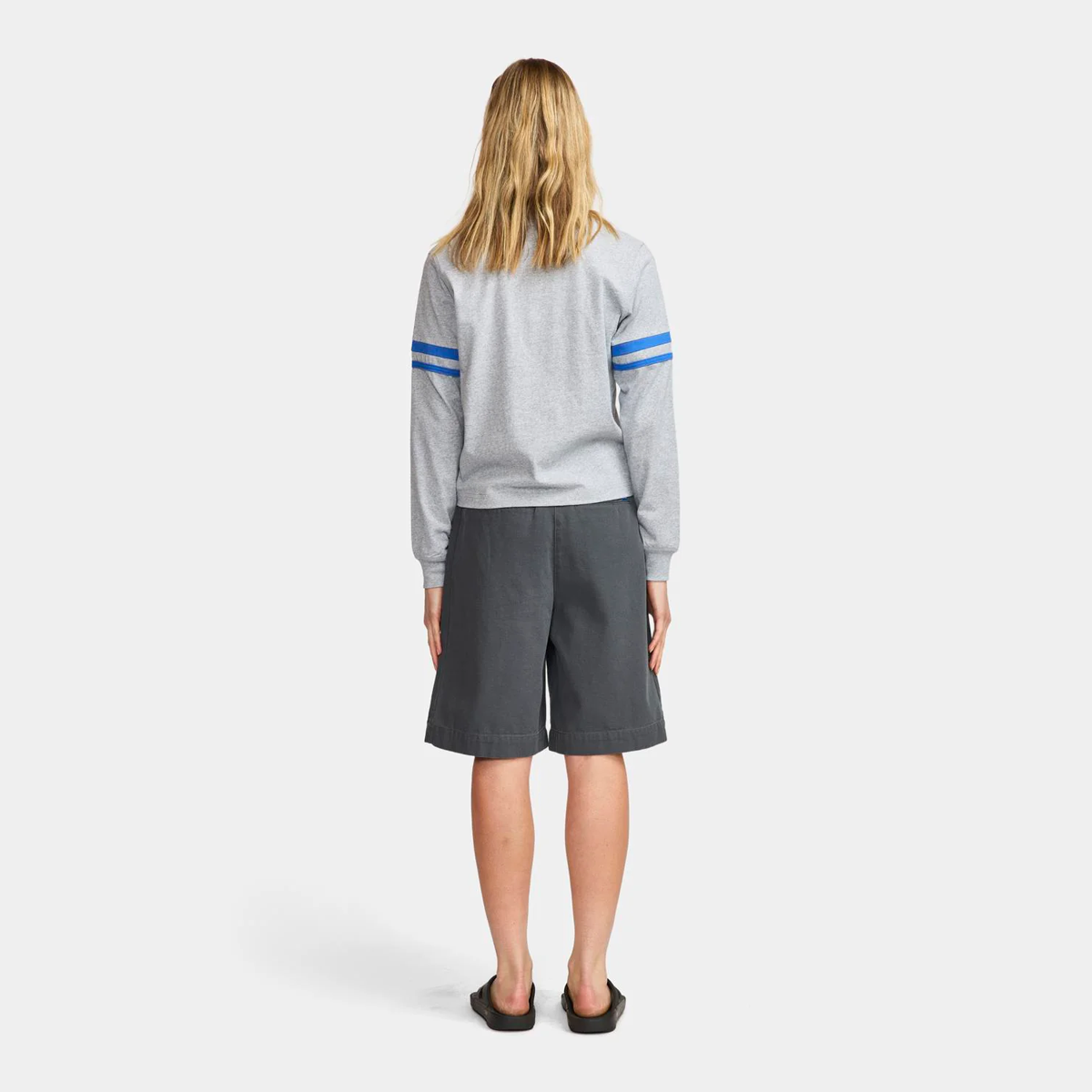 Larriet Women's Chino Short Charcoal