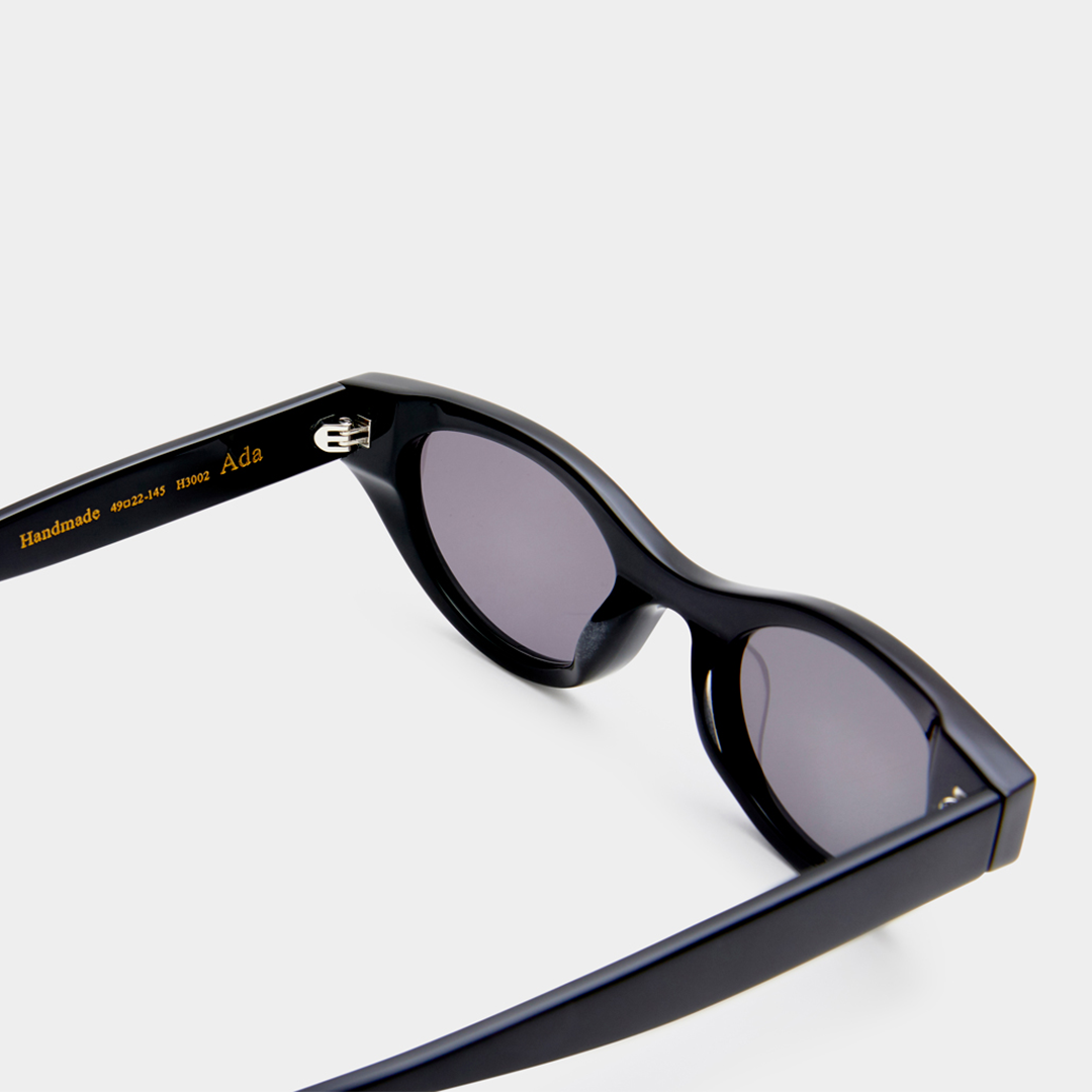Halcyon Ada Black + Black